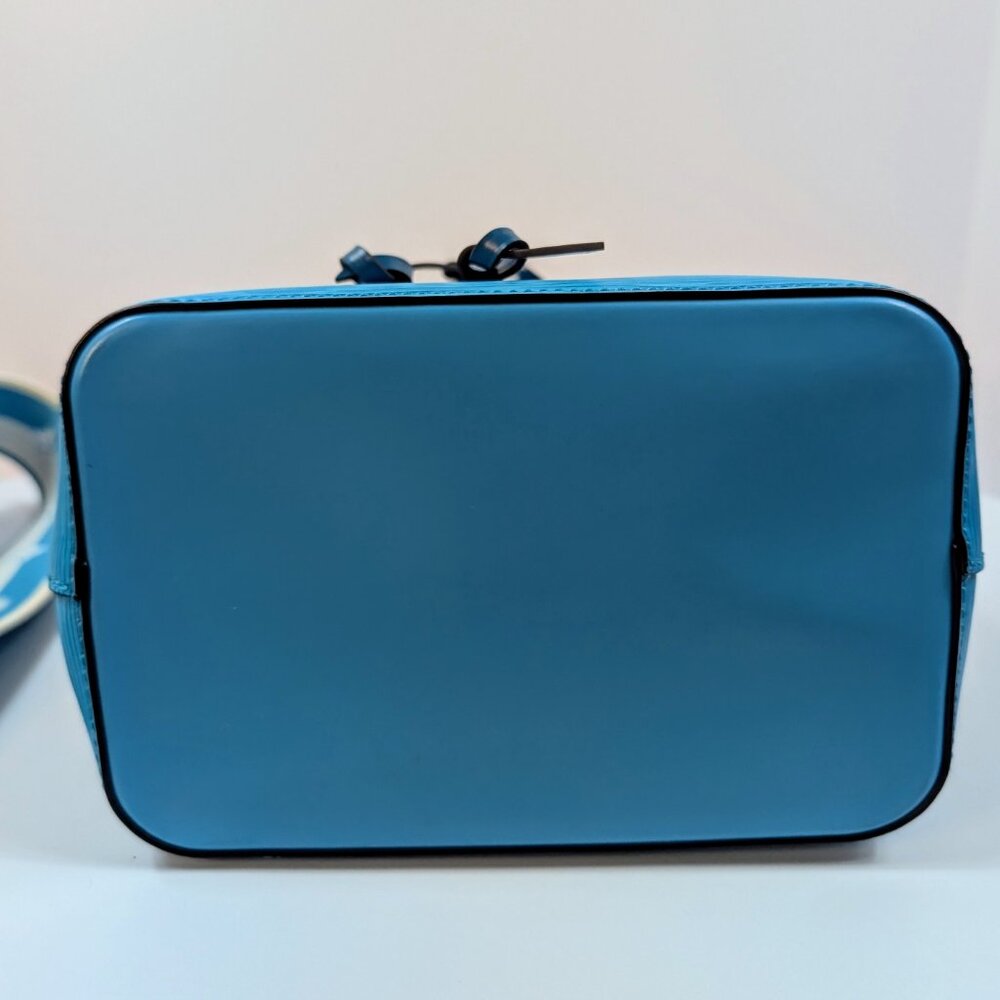 Louis Vuitton Noé BB Bag in Epi Leather with LV Strap and Charm - Picture 8 of 17